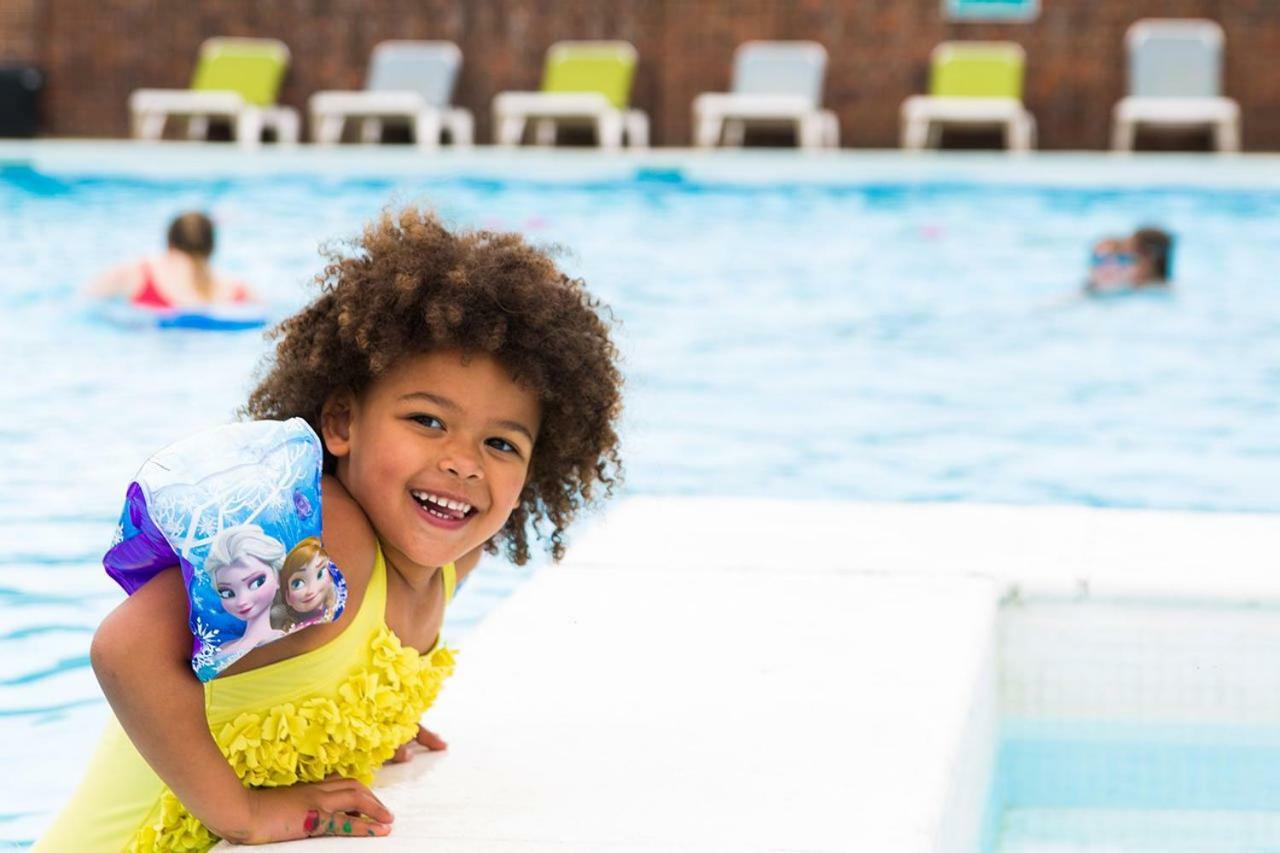 במברידג' Whitecliff Bay Holiday Park מראה חיצוני תמונה